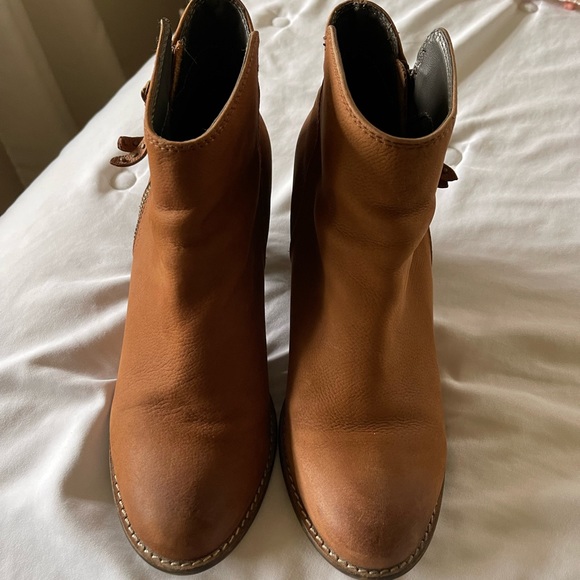 Distressed booties - Picture 4 of 9